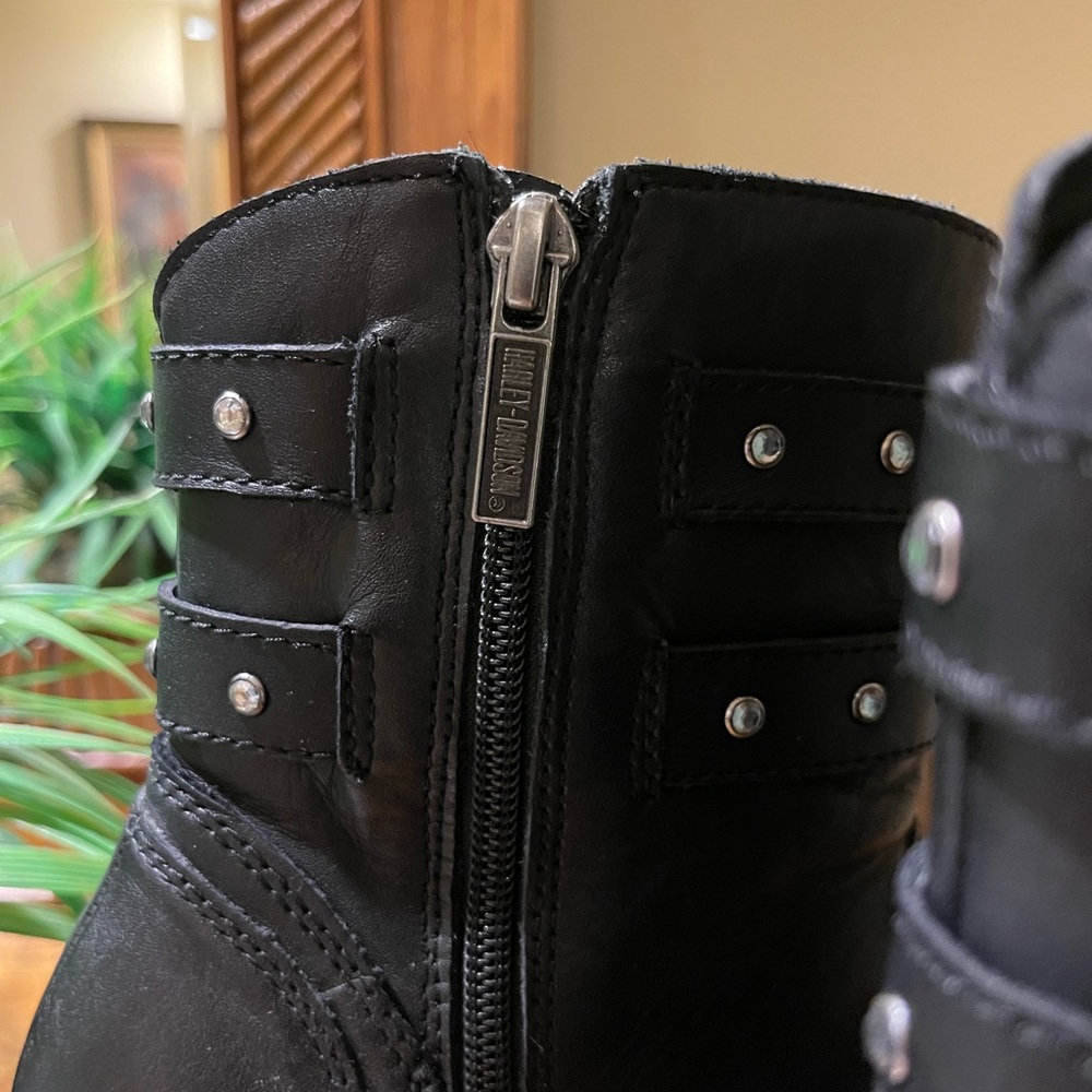 Harley Davidson Leather Black Heeled Boots. - Picture 5 of 6
